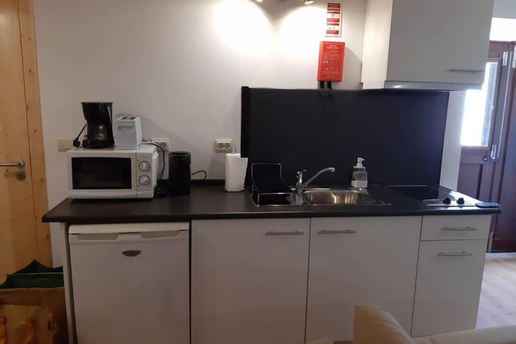 Appartement Aurora Papas à Provesende Extérieur photo